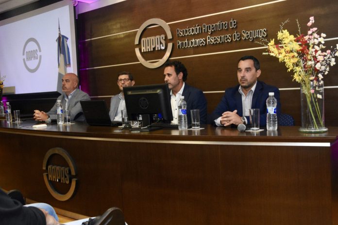 aapas entrega diplomas sede central