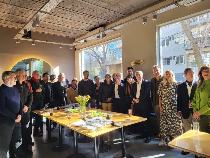 b otro plan almuerzo día periodista b otro plan almuerzo día periodista