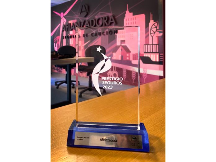 afianzadora podio premios prestigio 2023