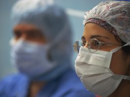 fallo condena médicos clínica prepaga aseguradora extirpación riñón equivocado
