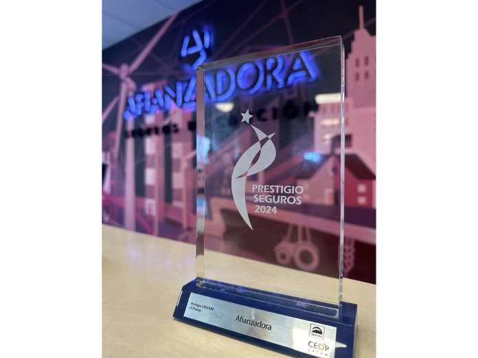 afianzadora década podio premios prestigio afianzadora década podio premios prestigio
