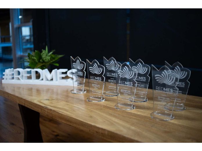 redmes postulación premio mujeres transforman 2025