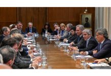 El ministro de Economía se reunió con representantes de aseguradoras ministro economía aseguradoras 2025