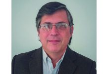 tocar examen físico rito humano