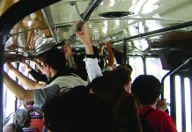 Justicia de Morón: el robo en un colectivo rompe el nexo causal y libera de responsabilidad al transportista y la aseguradora morón robo colectivo nexo causal