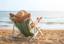 Mar del Plata: se cayó de una reposera, se fracturó un dedo y el balneario y la aseguradora le deberán pagar una indemnización mar plata reposera indemnización